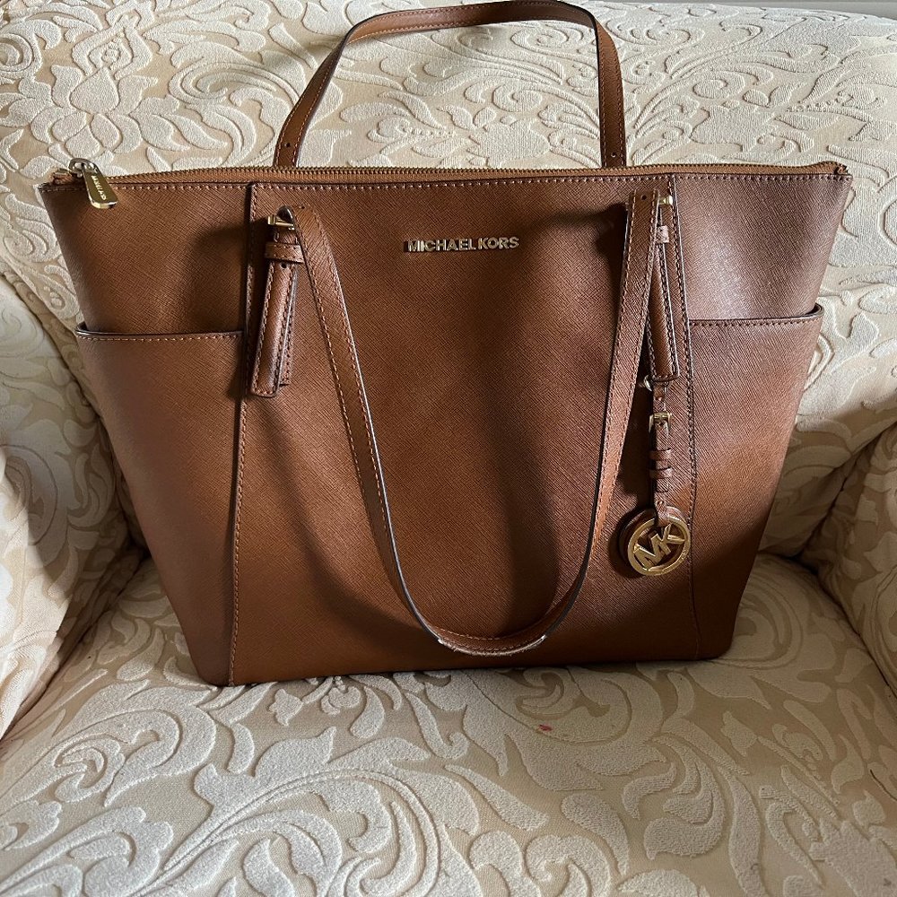 Michael Kors Jet Set Tote
